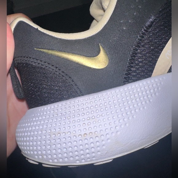 Nike React Escape Run Custom Road Running Sneaker Women’s 9.5. Black/Neutral - Picture 7 of 9